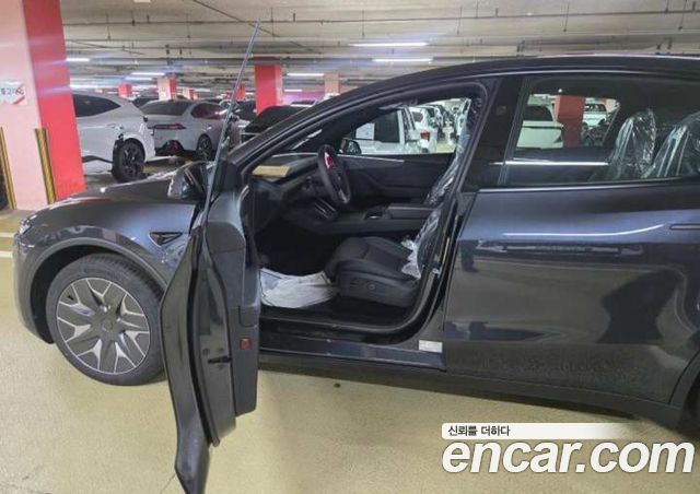 Tesla Model Y L Long Range AWD — пробег 1 км — фото 4 из 5