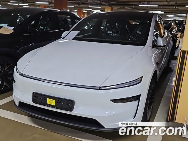 Tesla Model Y L Long Range AWD — пробег 8 км — фото 3 из 5