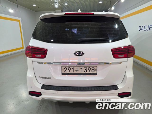 Kia Carnival из Кореи Encar