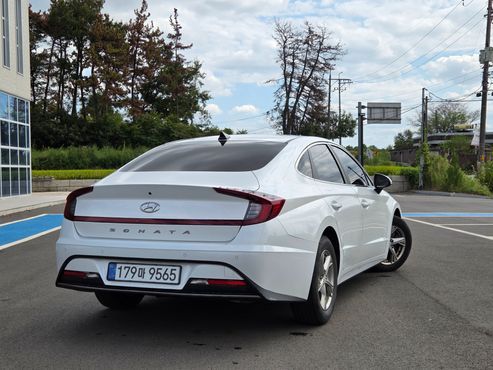 Hyundai Sonata 2.0 Premium — пробег 119 548 км — фото 4 из 5
