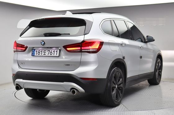 BMW X1 xDrive 20i Advantage — пробег 67 091 км — фото 2 из 5