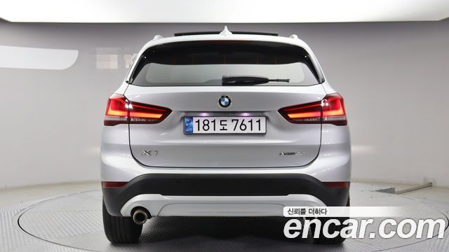 BMW X1 xDrive 20i Advantage — пробег 67 091 км — фото 4 из 5