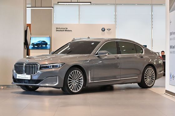 BMW 7-Series 730d xDrive Design Pure Excellence — пробег 75 706 км — фото 1 из 5