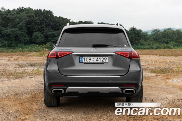 Mercedes-Benz GLE-Class GLE300d 4MATIC — пробег 45 980 км — фото 4 из 5