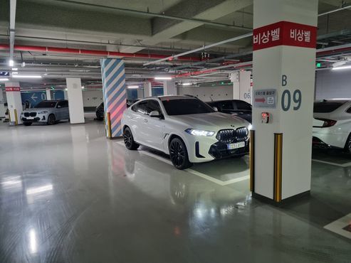 BMW X6 xDrive40i M Sport — пробег 24 200 км — фото 4 из 5