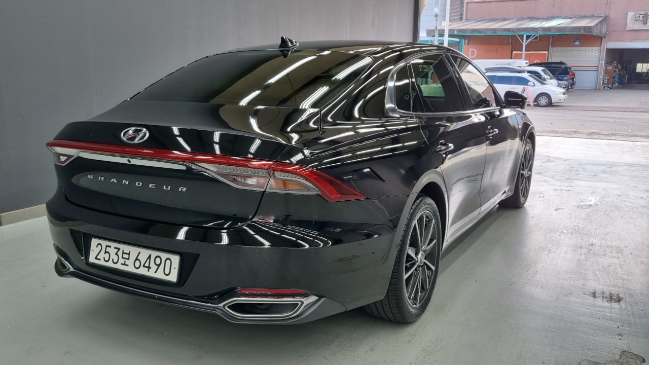 Hyundai Grandeur из Кореи Encar
