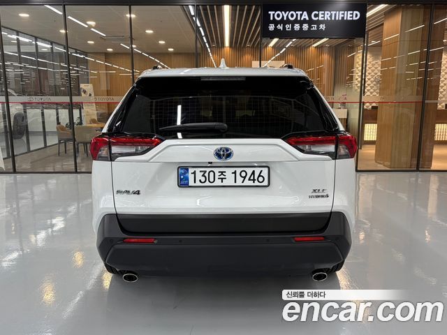 Toyota RAV4 2.5 2WD Hybrid XLE — пробег 42 978 км — фото 4 из 5