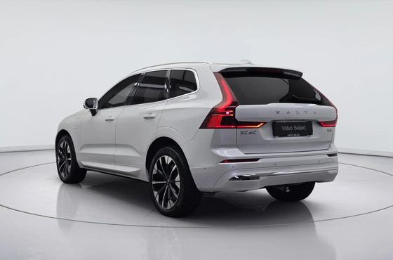 Volvo XC60 T8 Ultra Bright — пробег 2 920 км — фото 4 из 5