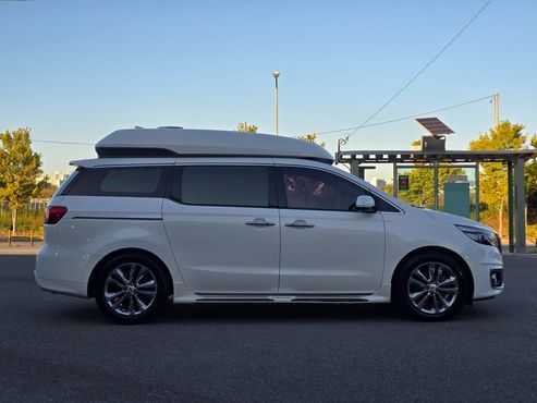 Kia Carnival 9-seater Hi-Limousine Prestige High roof — пробег 91 000 км — фото 4 из 5