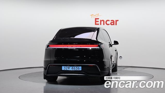 Tesla Model Y L Long Range AWD — пробег 8 684 км — фото 4 из 5