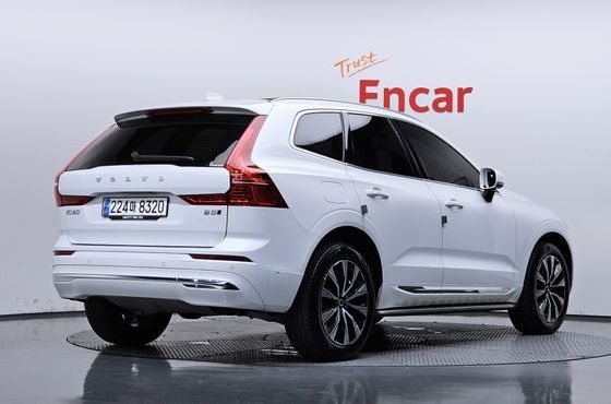 Volvo XC60 B5 Ultimate Bright — пробег 106 364 км — фото 2 из 5