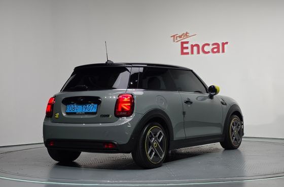 Mini Cooper SE Electric 3rd — пробег 59 025 км — фото 2 из 5