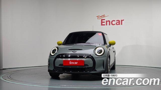Mini Cooper SE Electric 3rd — пробег 59 025 км — фото 3 из 5