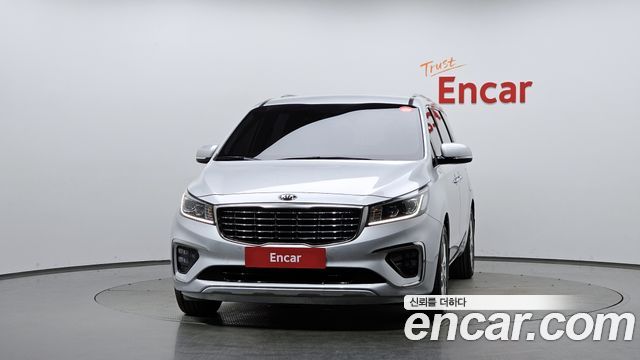 Kia Carnival 7-Seater Limousine VIP — пробег 38 959 км — фото 3 из 5