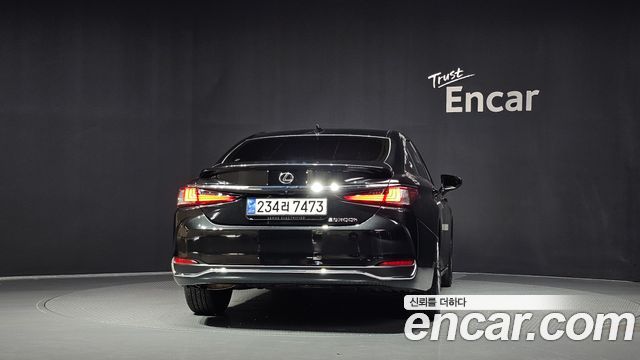 Lexus ES Luxury Plus — пробег 20 221 км — фото 4 из 5