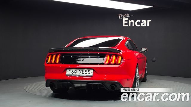 Ford Mustang GT Coupe — пробег 68 071 км — фото 4 из 5