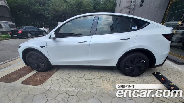 Tesla Model Y Premium Long Range AWD — пробег 500 км — фото 4 из 5