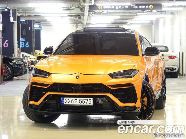 Lamborghini Urus из Кореи Encar