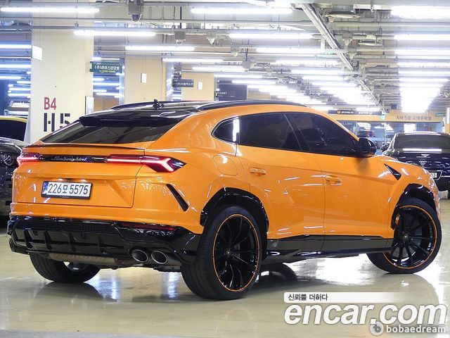 Lamborghini Urus из Кореи Encar