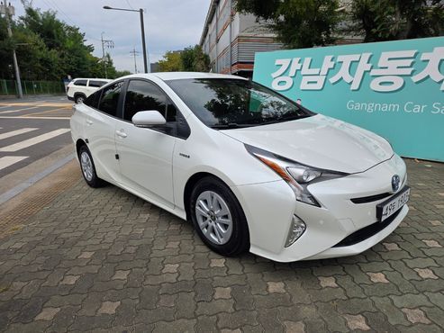 Toyota Prius 1.8 E — пробег 146 670 км — фото 2 из 5