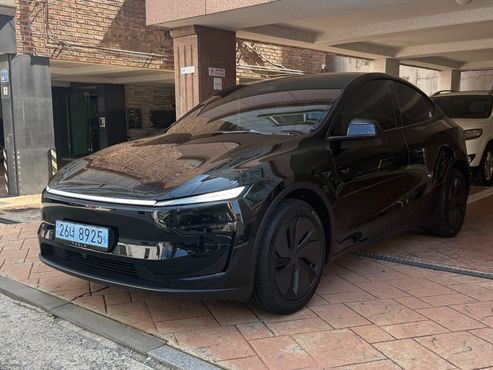 Tesla Model Y Premium RWD — пробег 1 002 км — фото 3 из 5