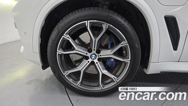 BMW X5 xDrive 45e M Sport — пробег 100 022 км — фото 5 из 5