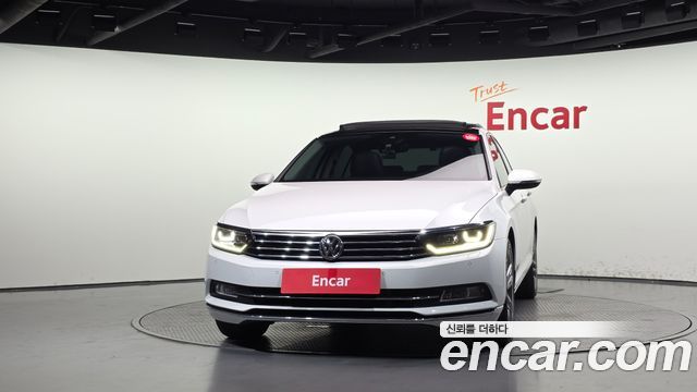 Volkswagen Passat 2.0 TDI Premium — пробег 129 638 км — фото 3 из 5