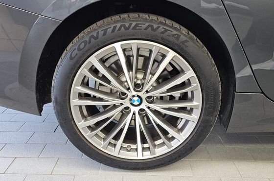 BMW 3-Series 330i xDrive Luxury — пробег 54 091 км — фото 5 из 5