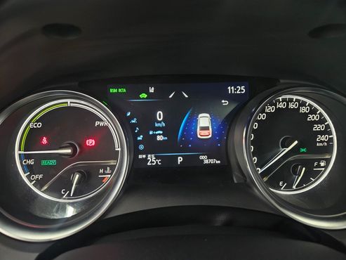 Toyota Camry 2.5 XLE Hybrid — пробег 38 706 км — фото 5 из 5
