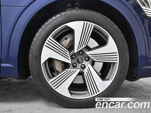 Audi e-tron 55 Quattro Sportback — пробег 31 100 км — фото 5 из 5
