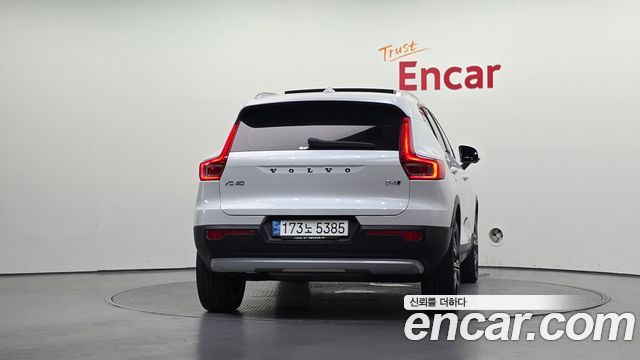 Volvo XC40 B4 Inscription — пробег 61 658 км — фото 4 из 5