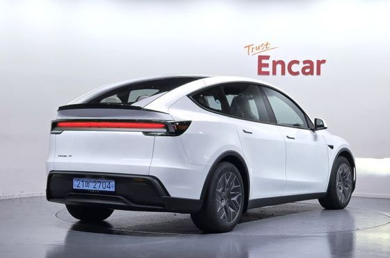 Tesla Model Y L Long Range AWD — пробег 14 км — фото 2 из 5
