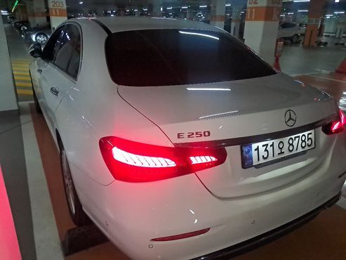 Mercedes-Benz E-Class E250 Exclusive — пробег 28 011 км — фото 4 из 5