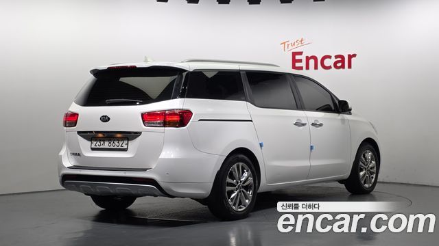 Kia Carnival из Кореи Encar