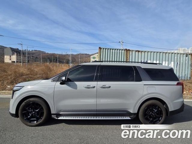 Kia Carnival HEV 9seater Gravity — пробег 20 000 км — фото 4 из 5