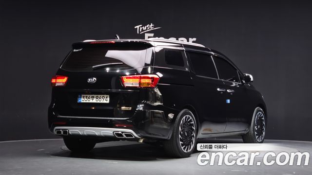 Kia Carnival из Кореи Encar