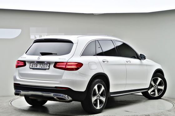 Mercedes-Benz GLC-Class GLC300 4MATIC — пробег 28 748 км — фото 2 из 5