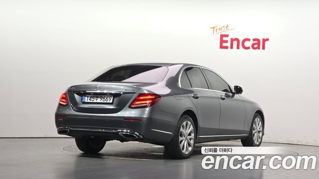Mercedes-Benz E-Class из Кореи Encar