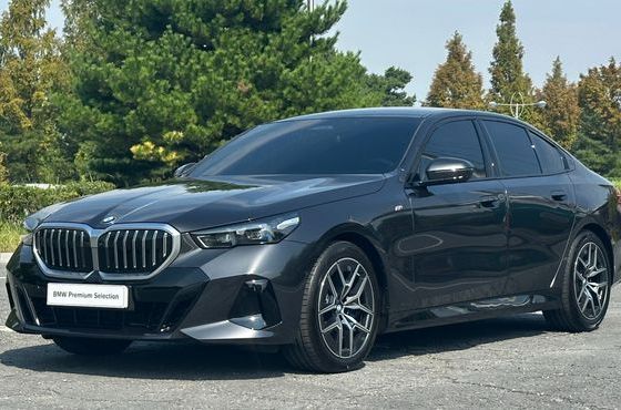 BMW 5-Series 520i M Sport — пробег 3 688 км — фото 1 из 5