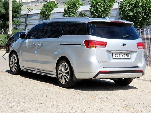 Kia Carnival 9-seater Prestige — пробег 256 121 км — фото 3 из 5
