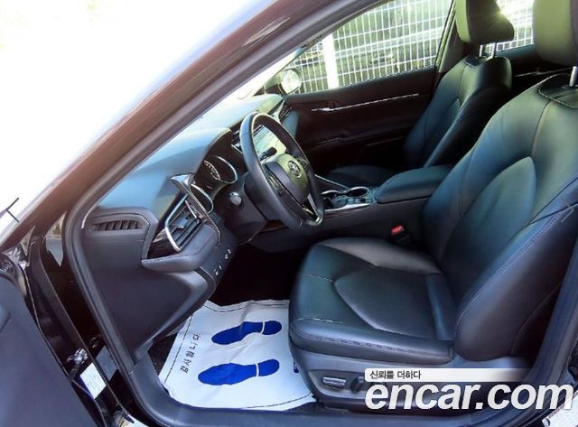 Toyota Camry 2.5 XLE Hybrid — пробег 90 920 км — фото 5 из 5