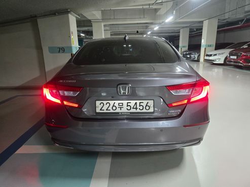 Honda Accord 2.0 Hybrid Touring — пробег 221 101 км — фото 3 из 5