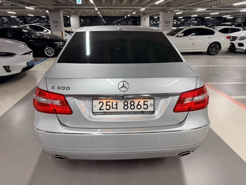 Mercedes-Benz E-Class E300 Elegance — пробег 82 700 км — фото 3 из 5