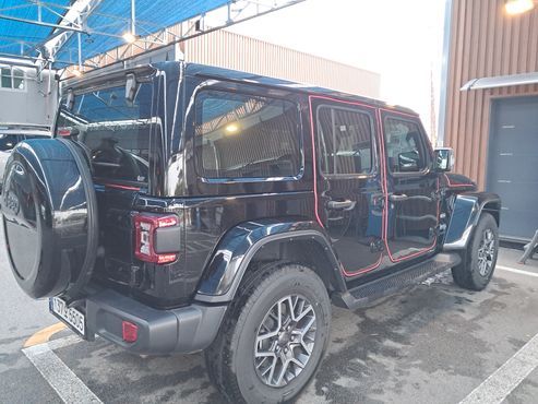 Jeep Wrangler 2.0 Overland 4Door 4xe — пробег 117 000 км — фото 3 из 5