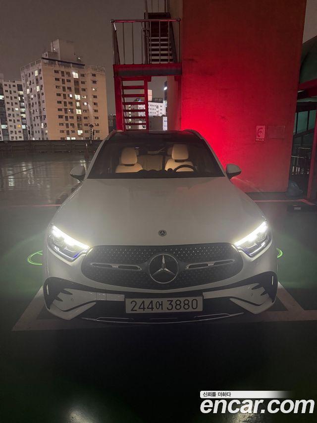 Mercedes-Benz GLC-Class GLC300 4MATIC AMG Line — пробег 1 858 км — фото 1 из 5