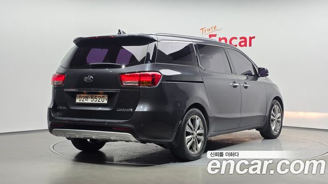 Kia Carnival 7-seater Limousine Magic Space — пробег 137 859 км — фото 2 из 5