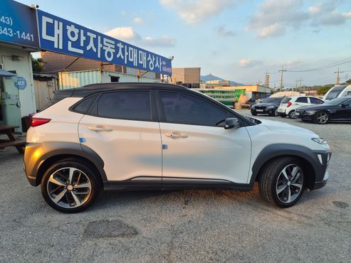 Hyundai Kona 1.6 Turbo 4WD Premium — пробег 90 800 км — фото 3 из 5