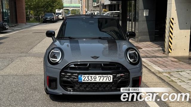 Mini Cooper Convertible JCW — пробег 6 200 км — фото 3 из 5