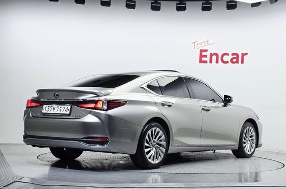 Lexus ES Luxury Plus — пробег 187 806 км — фото 2 из 5