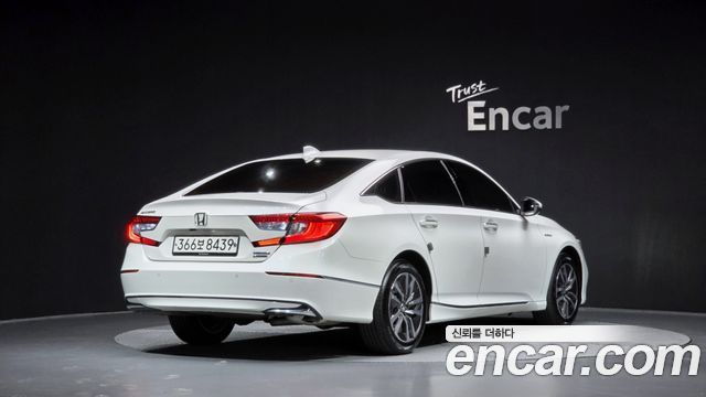 Honda Accord 2.0 Hybrid Touring — пробег 111 409 км — фото 2 из 5